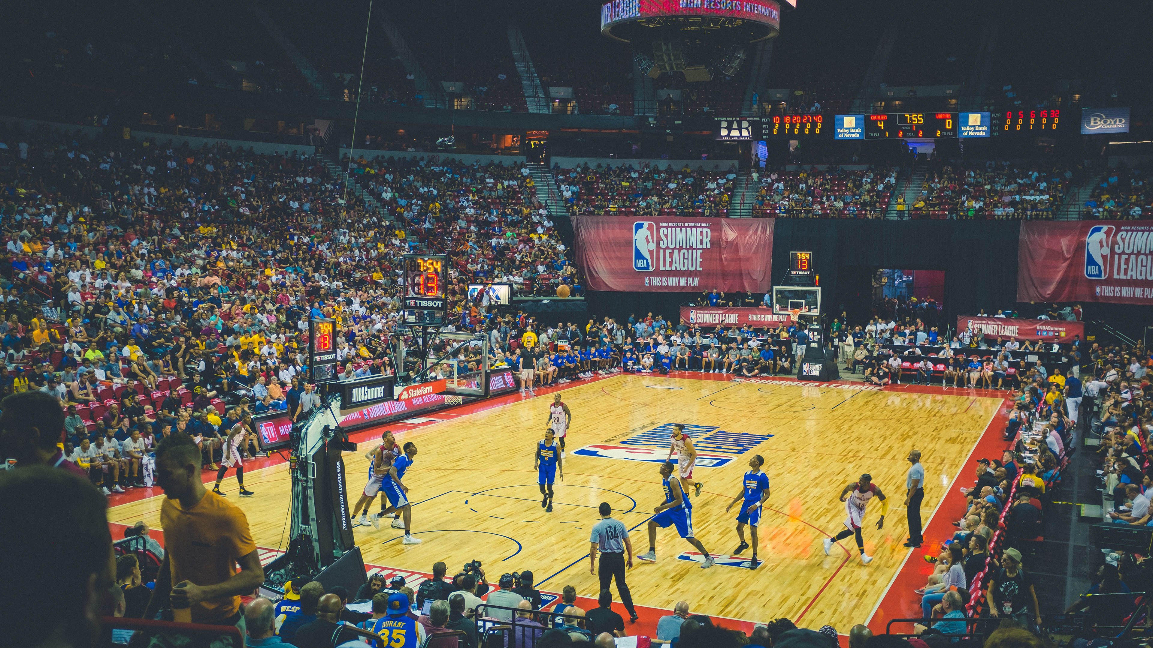 上海队新外援首次亮相CBA 全能表现赢得主场球迷喝彩，cba上海队外援资料