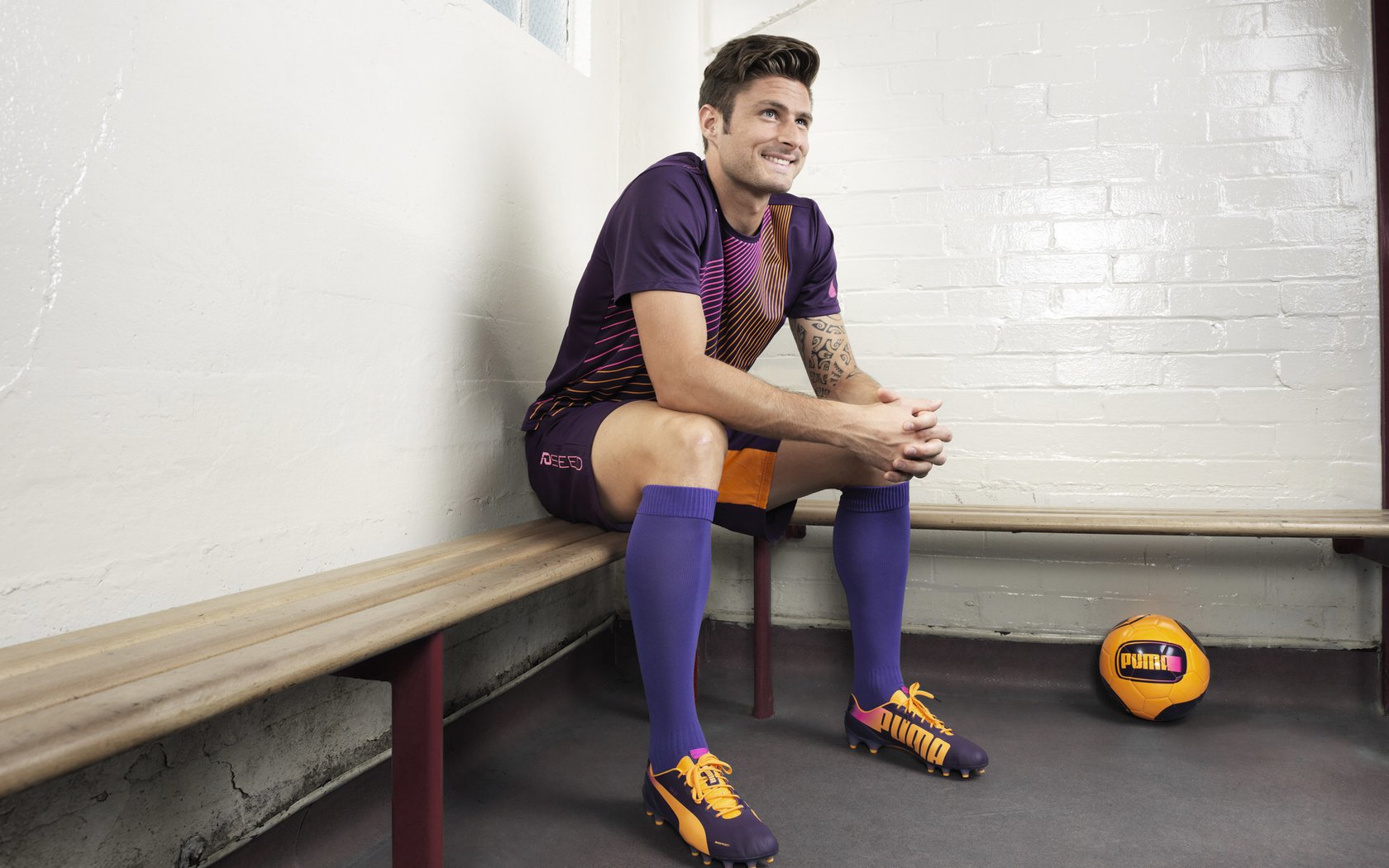 中国女排海外训练成果显著，球队战术多样性愈发明显，中国女排国外打球